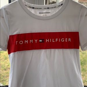 Women’s tommy hilfiger shirt